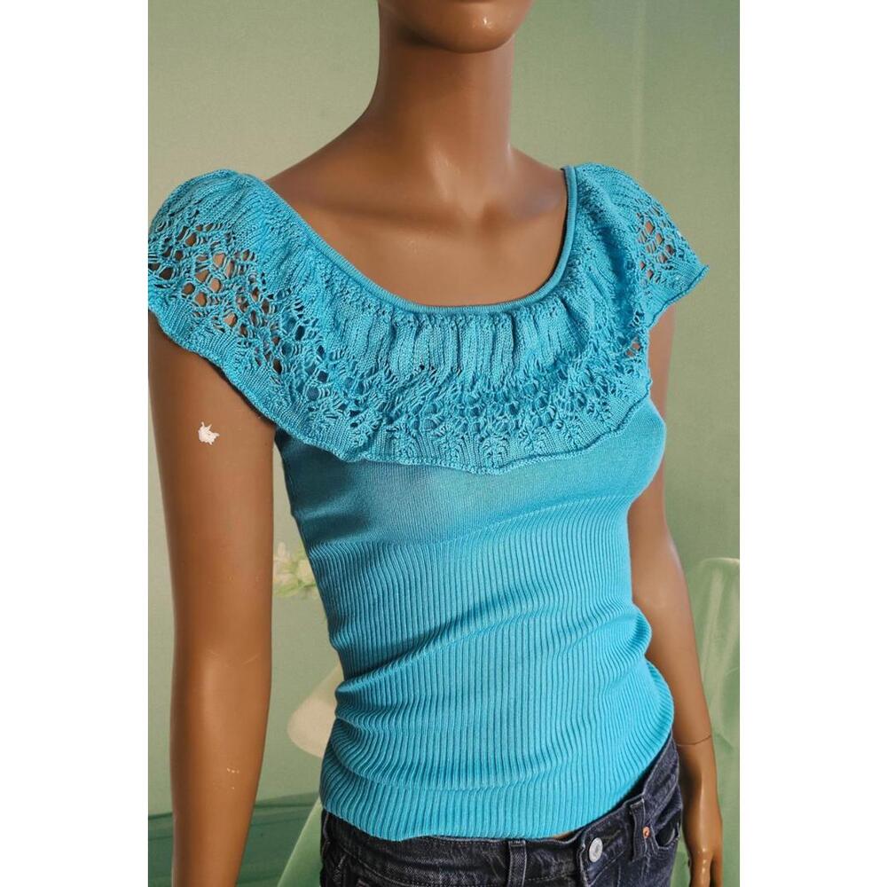 Vintage Knitted turquoise off the shoulder short sleeve top with lace detailing